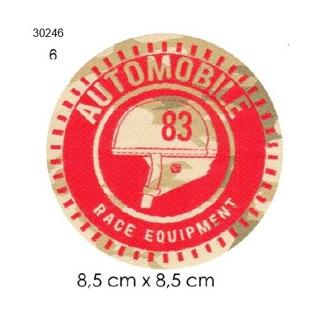 Ecusson automobile rond casque rouge