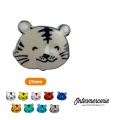 Bouton chat tigré souriant Gris